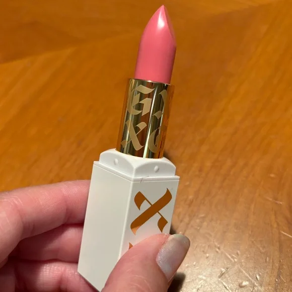 GXVE by Gwen Stefani Plumping Lip Balm - Picture 7 of 16